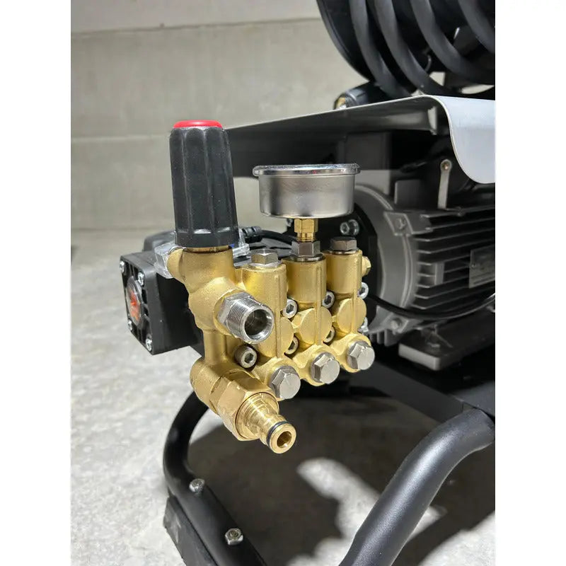 Hidrolavadora Electrica 2,465 Psi Con Carete Para Mang. 220v Gris RLC